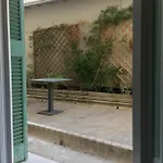 Le Petit Bourgeois De Apartment *