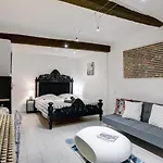 Le Saint Joseph - Old Tow, 2 Appartments In 1