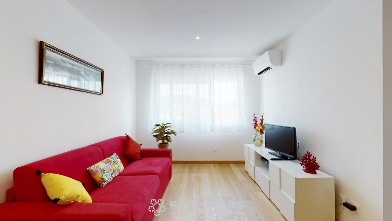 Zhara Five Stars Holiday House - Generale Apartment