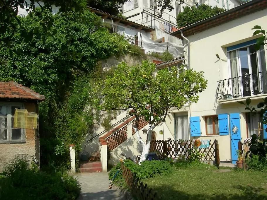 Calme Quartier Liberation Bed & Breakfast *