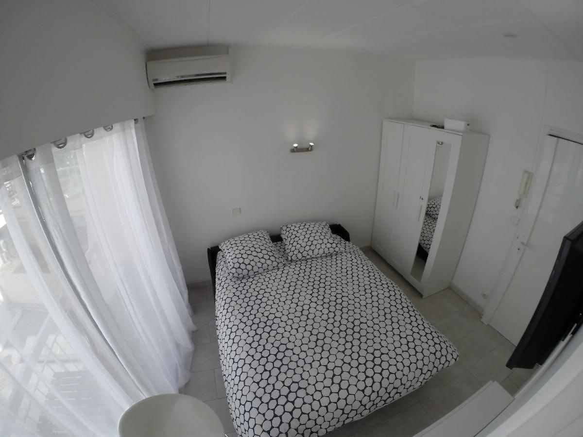 Studio Carré D'or Situé à 50 M De La Plage Appart hôtel