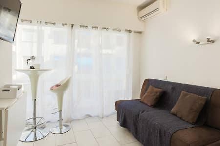Studio Carré D'or Situé à 50 M De La Plage Appart hôtel 3*