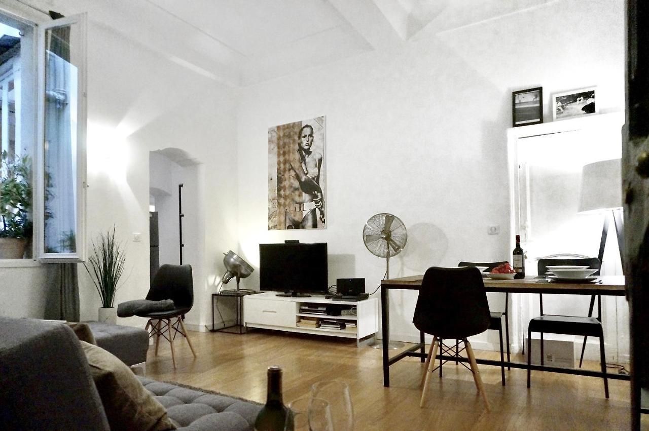 History-chic In Oldtown, Nice