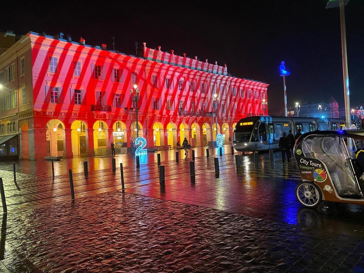 View On Principal Massena Place, 2 Min Walk *