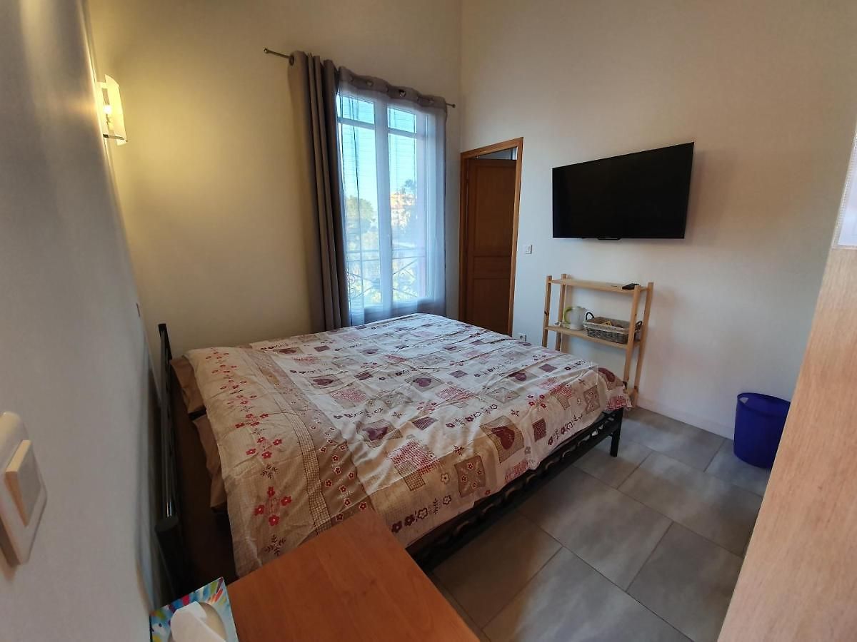 Col De Villefranche Bed & Breakfast