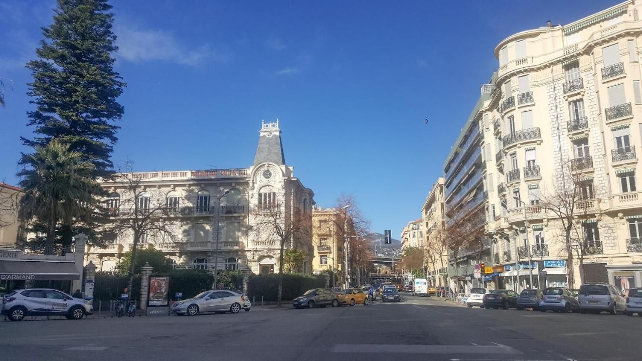 Appartement Center Nice,1 , 2 Balcons *