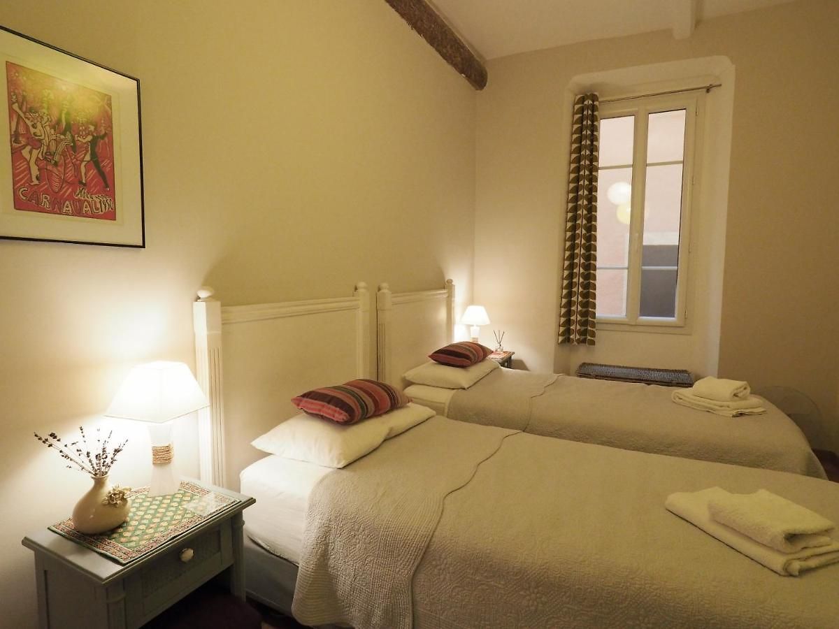 2 Bedroom Old Town Centre Apartment