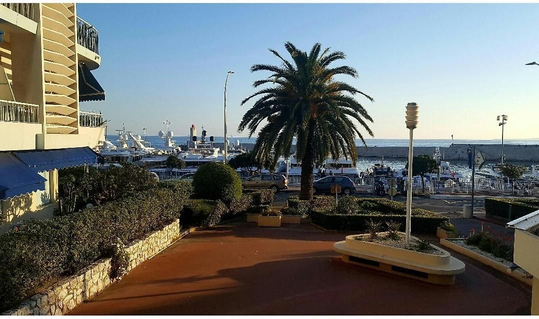 En Bord De * Nice