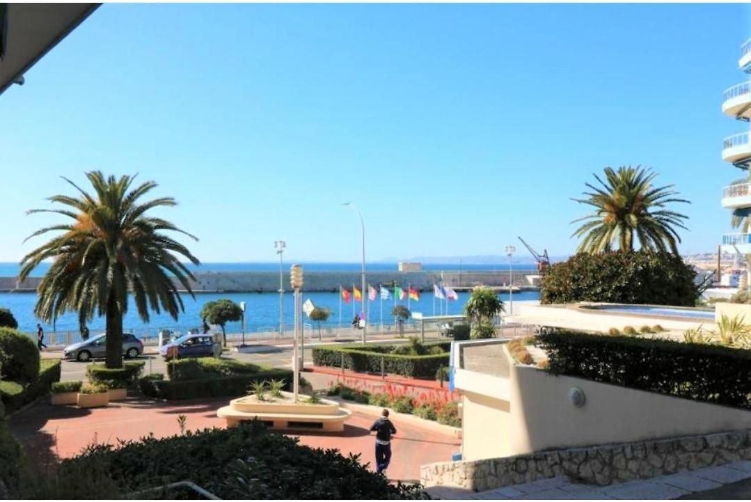 En Bord De Nice