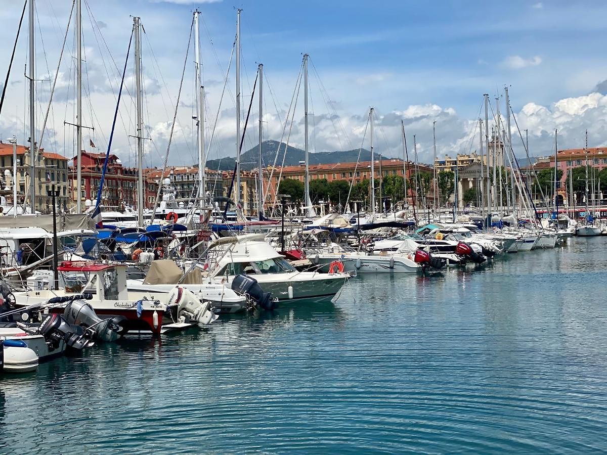 Cozy 2br Near The Port Of