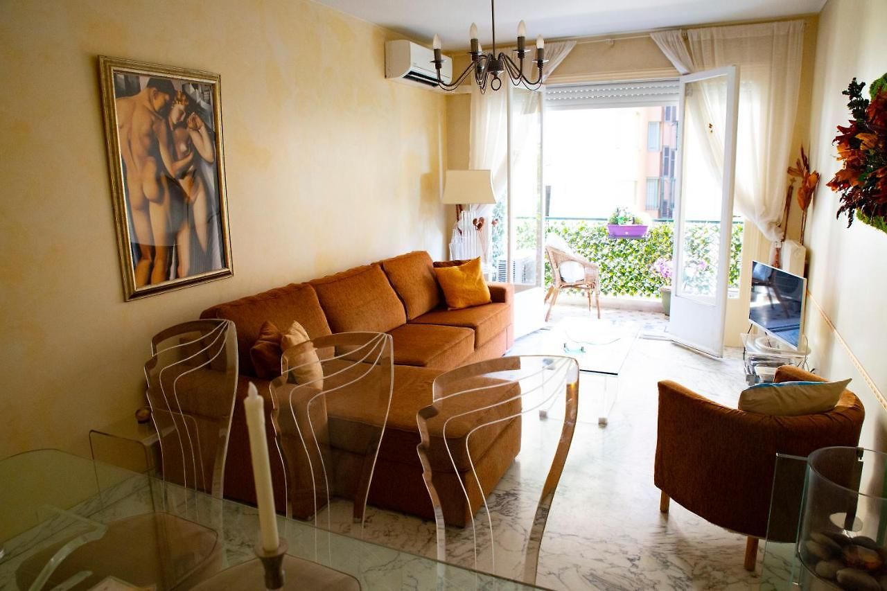 Chill Out Apartment, 2 Mins From Appartement *