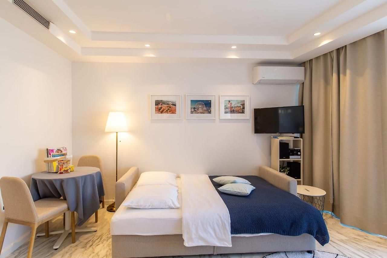 Royal Promenade Pool Terrace Sea View Air Conditioning Nice
