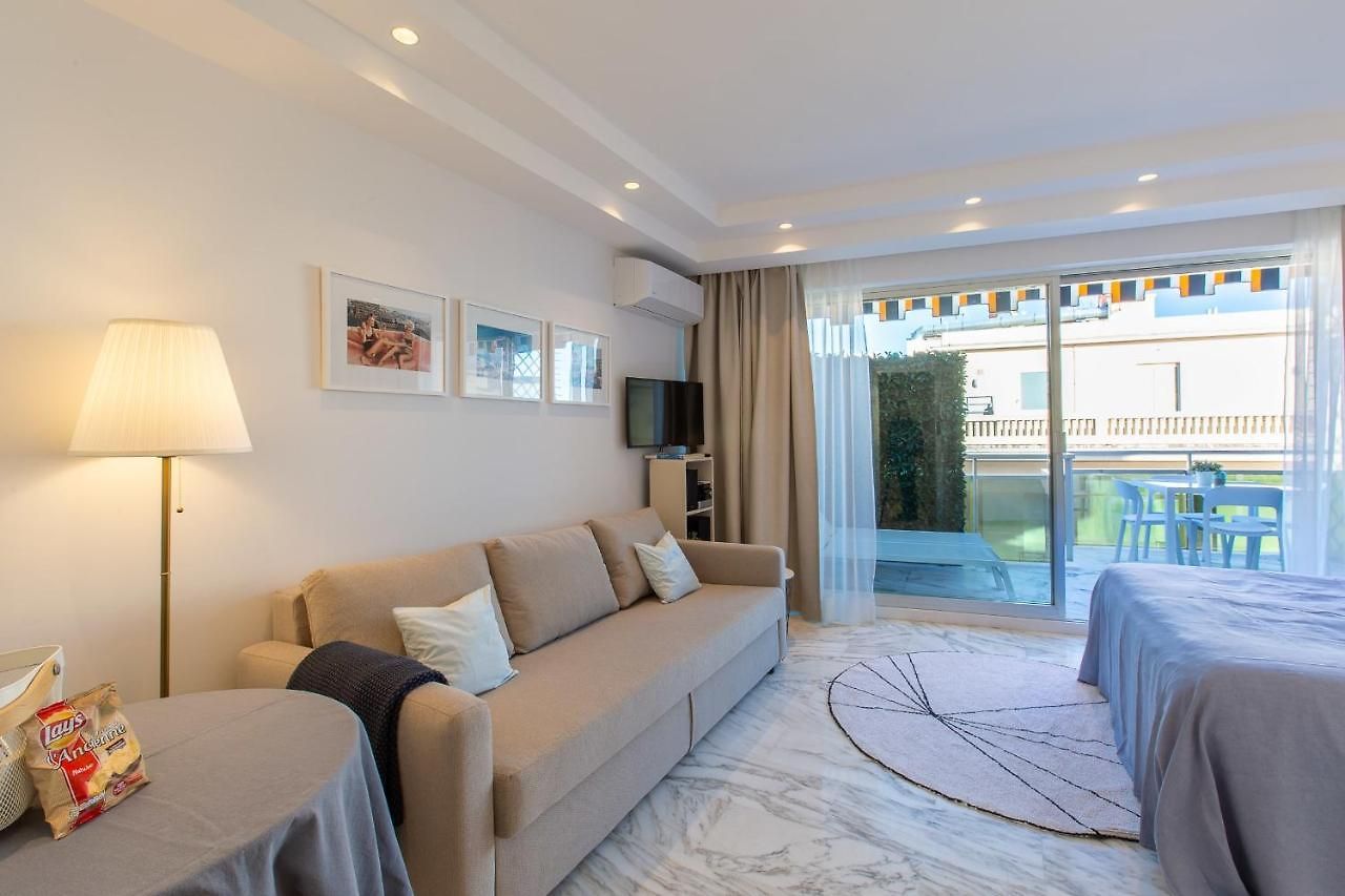 Royal Promenade Pool Terrace Sea View Air Conditioning *