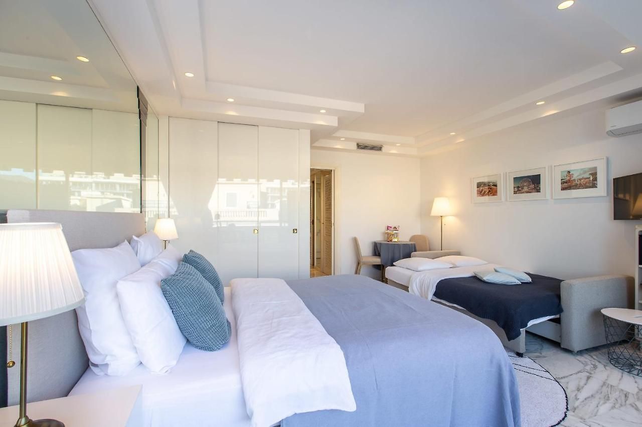 Royal Promenade Pool Terrace Sea View Air Conditioning Apartment