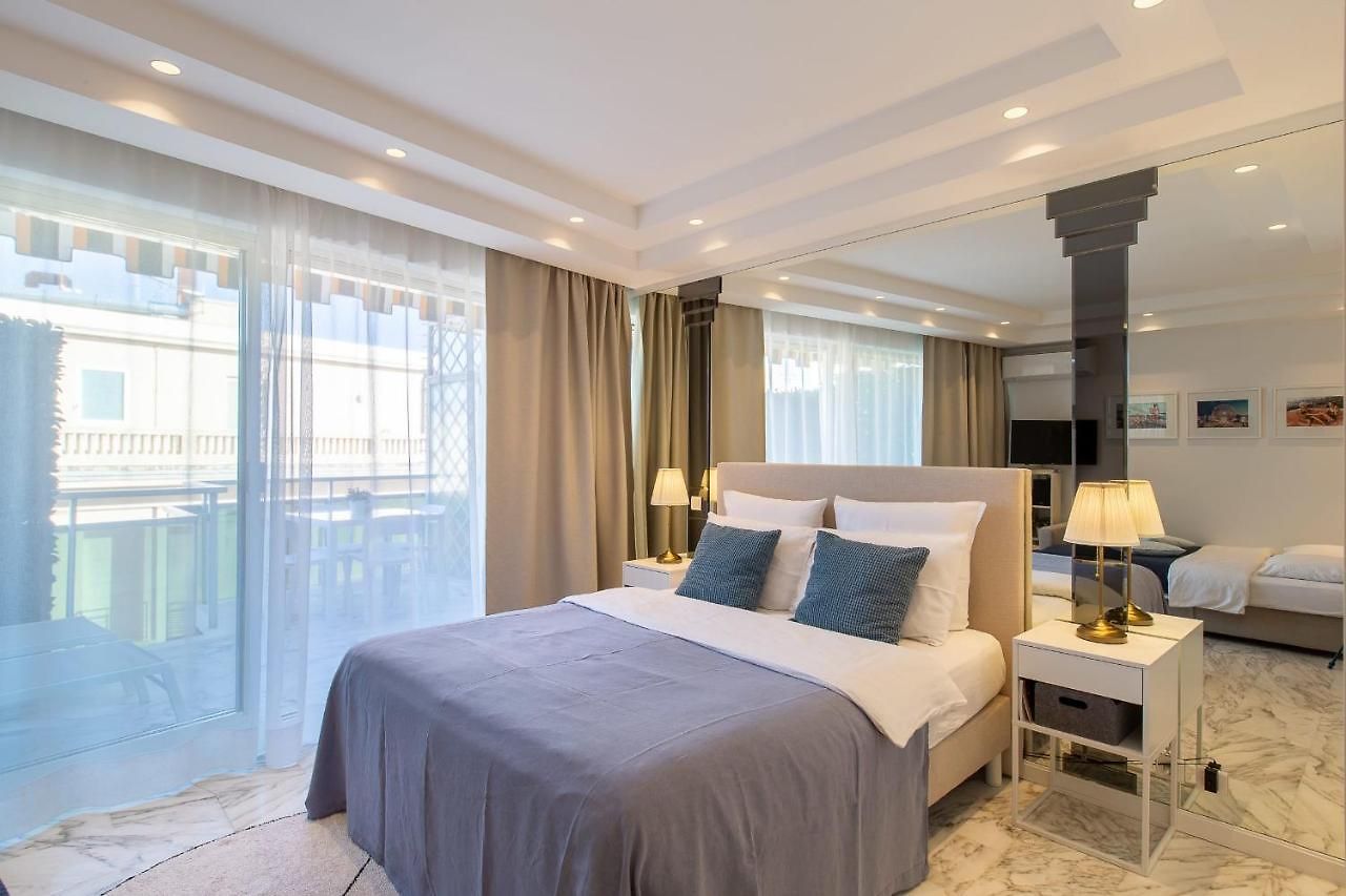 Royal Promenade Pool Terrace Sea View Air Conditioning Apartment
