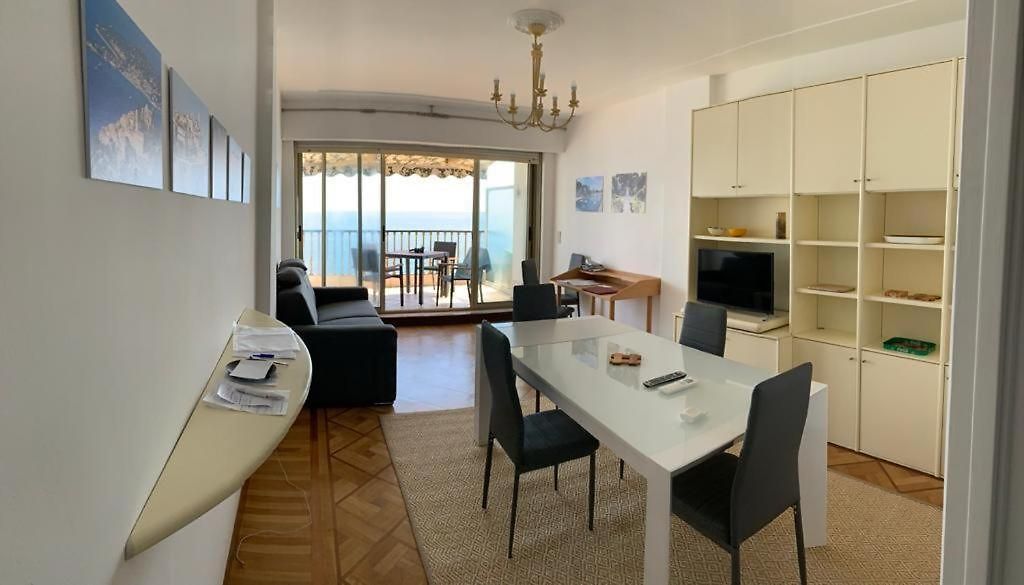 Appartement Avec Vue Sur La Promenade Des