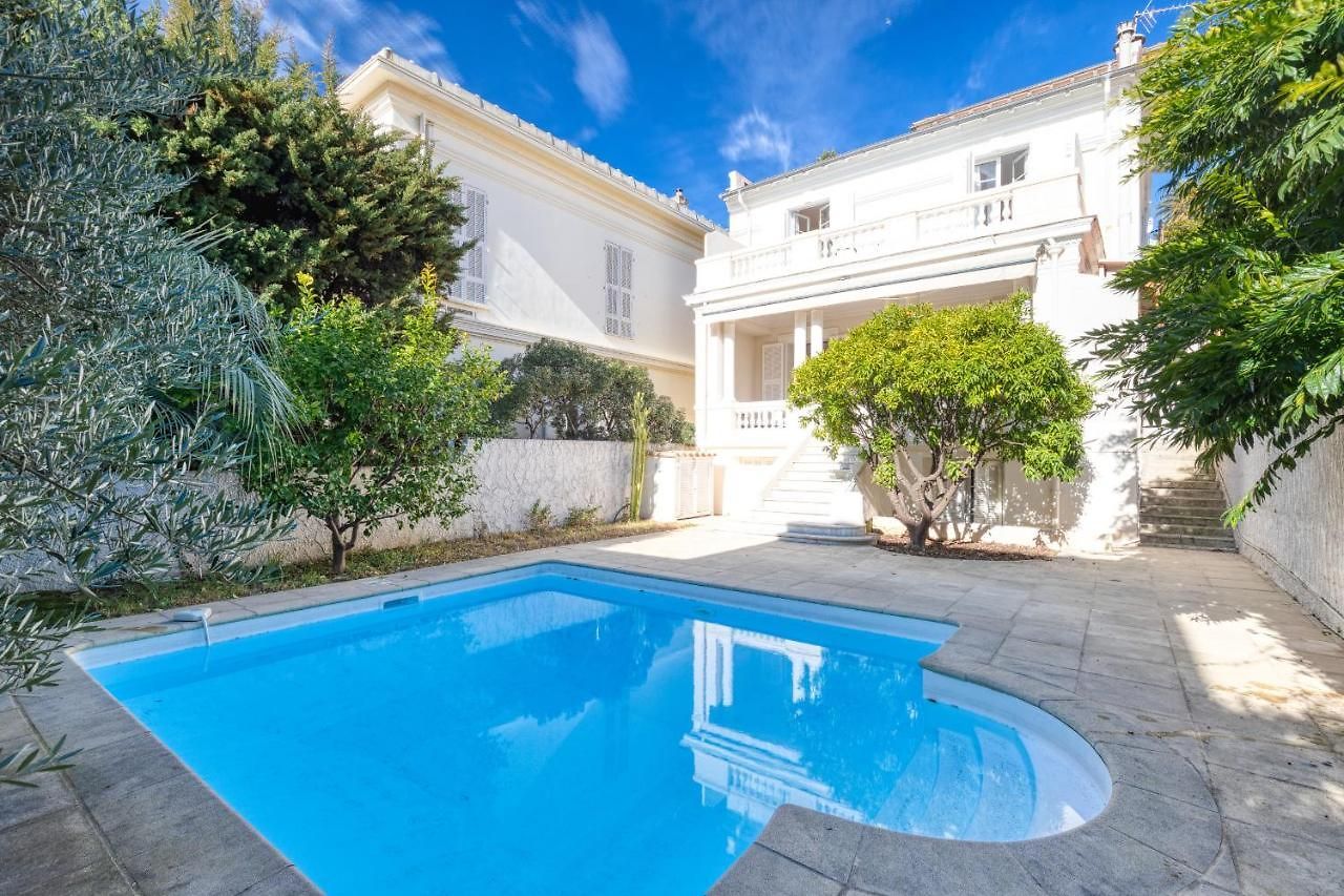 Stylish Art Deco Near The Sea 4 Bdrs Pool And Garage