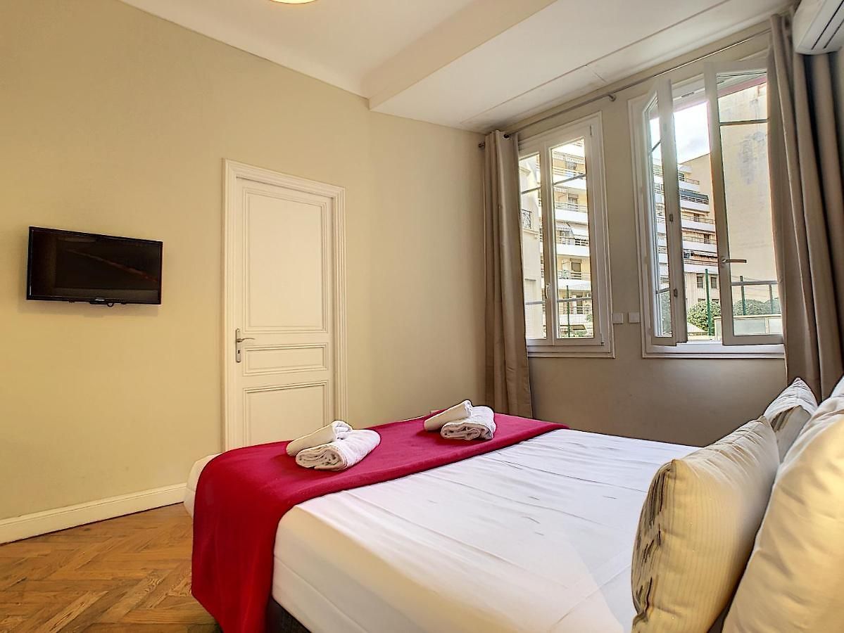 Nestor&jeeves - Palais Arnulf - - Very Close Sea Appartement *