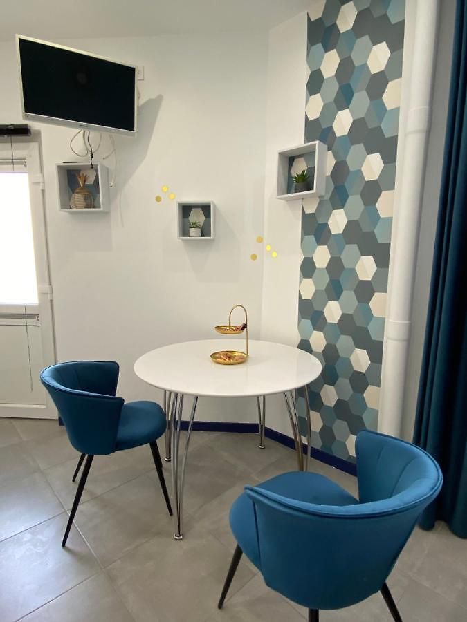 Appartement Studio Bord De Mer Centre Nice