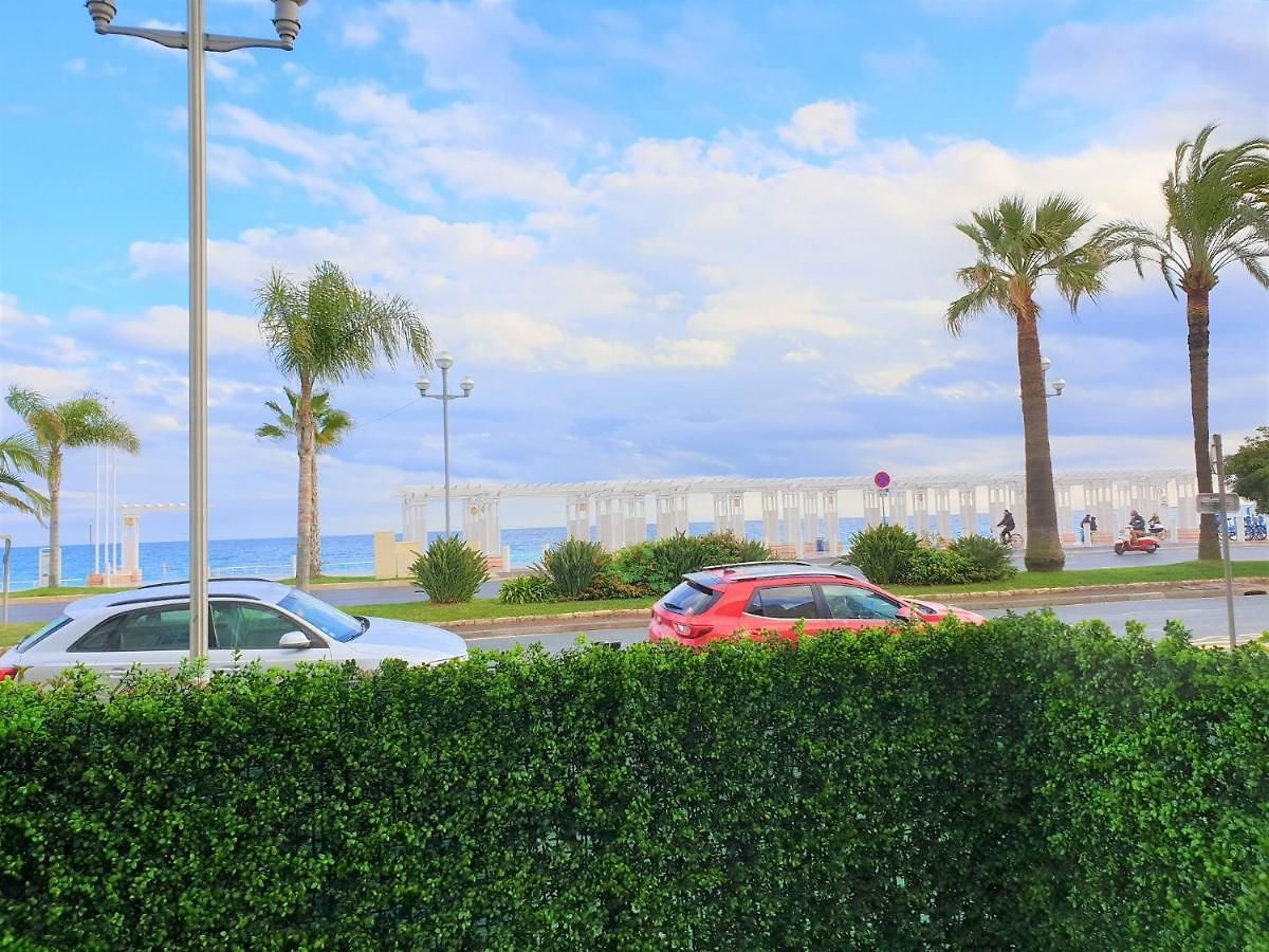 Appartement Promenade Proche 01 *