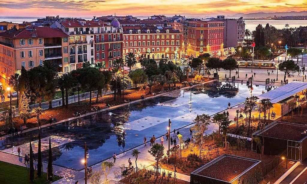 En Bord De Nice