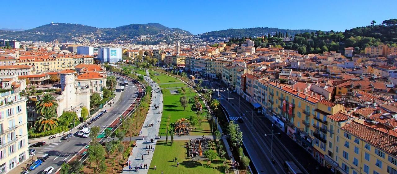 En Bord De * Nice