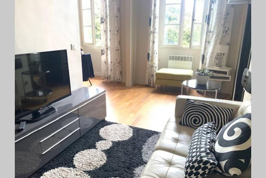 18 Garibaldi Apartment