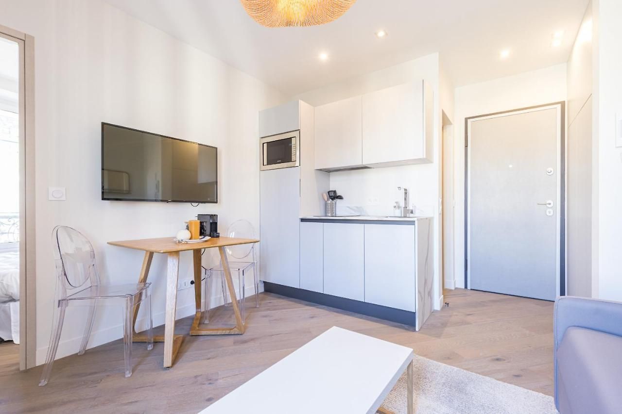 2 Bavastro - Beau 2 Pieces Lumineux Et Cosy - Climatise Appartement