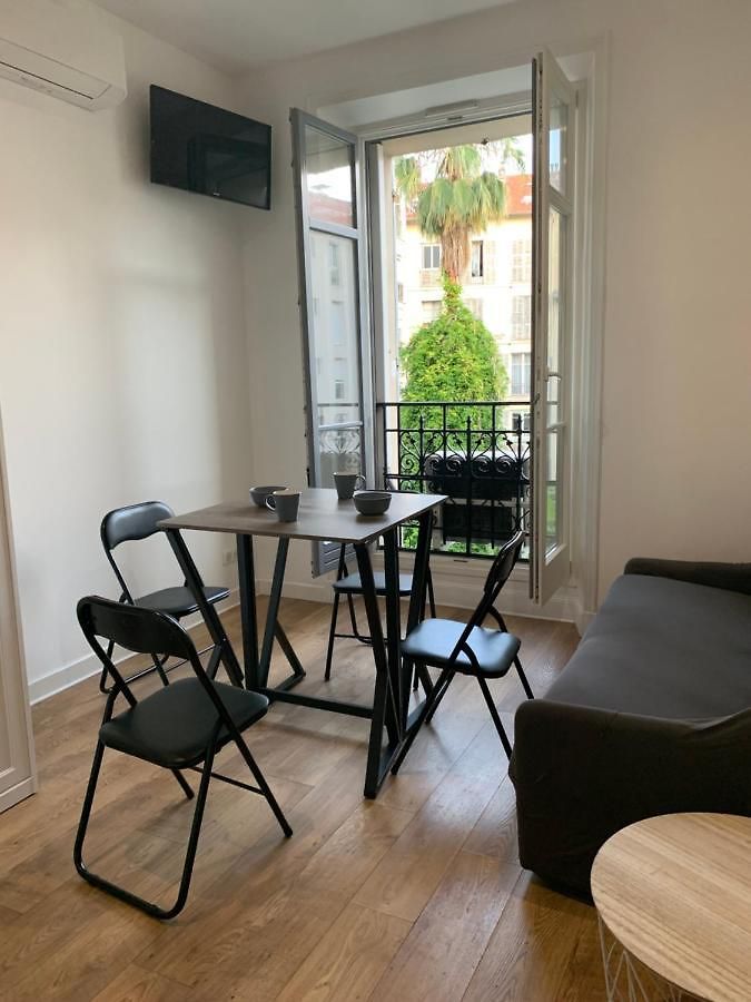 Appartement Centre: à 300m De La Et De La Promenade Des