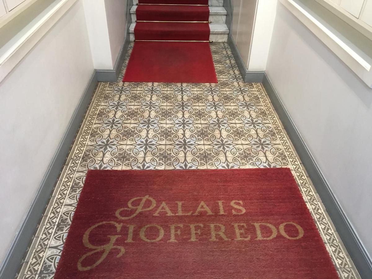 Palais Gioffredo Place Massena Appartement *