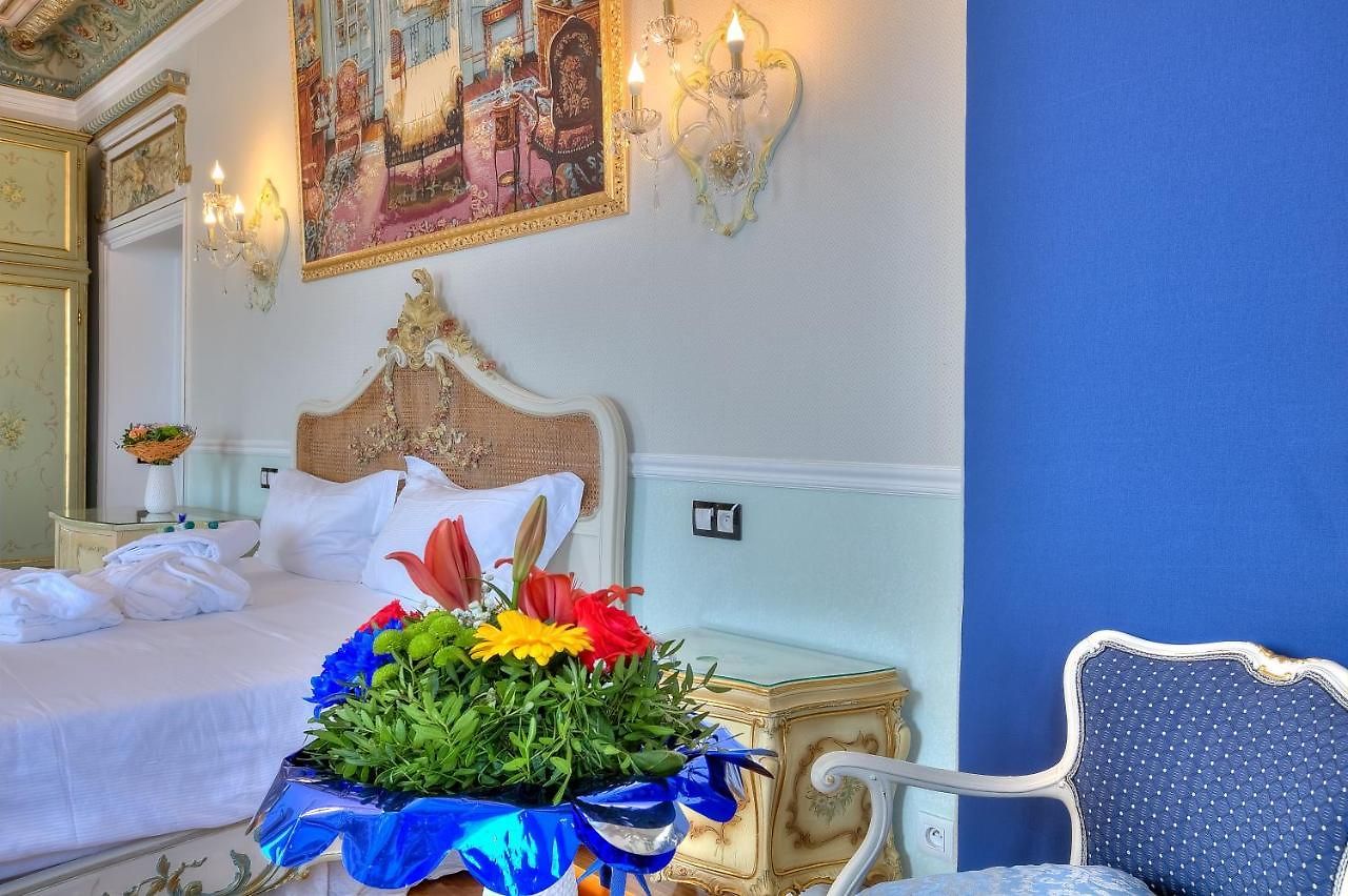 Aba Luxury B E B Couette-café 5*