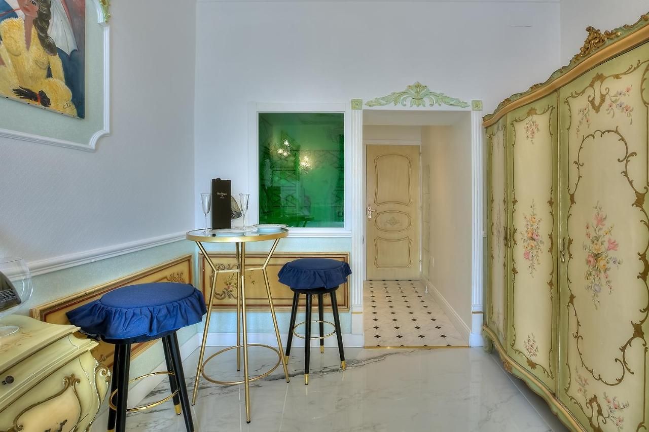 Aba Luxury B E B Couette-café Nice
