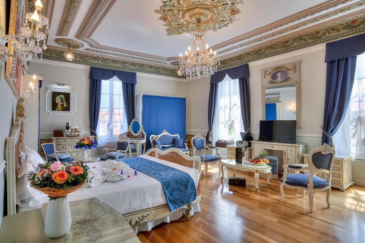 Aba Luxury B E B Couette-café 5*