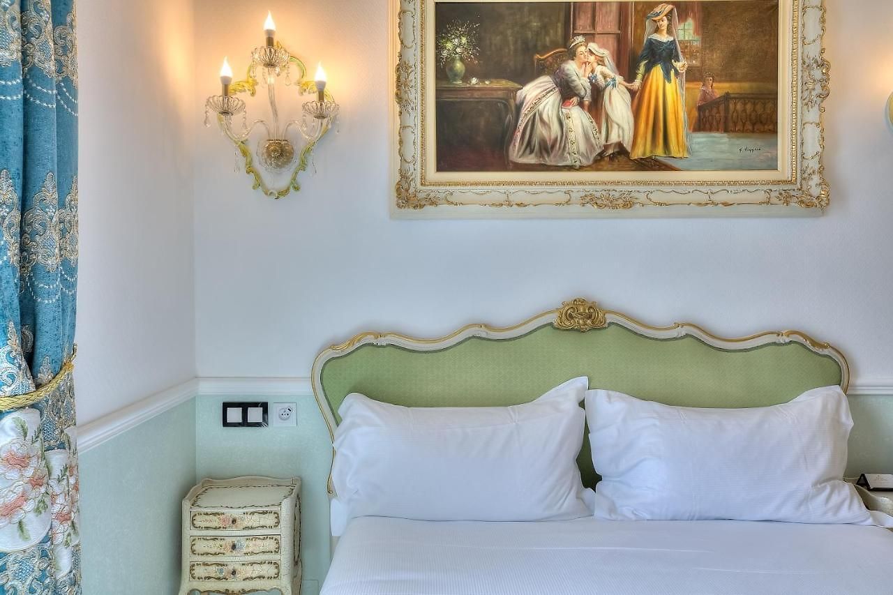 Aba Luxury B E B Couette-café 5*