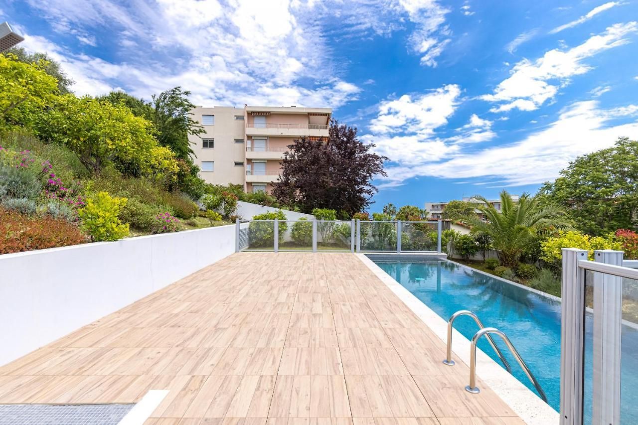 Au Soleil De * Nice