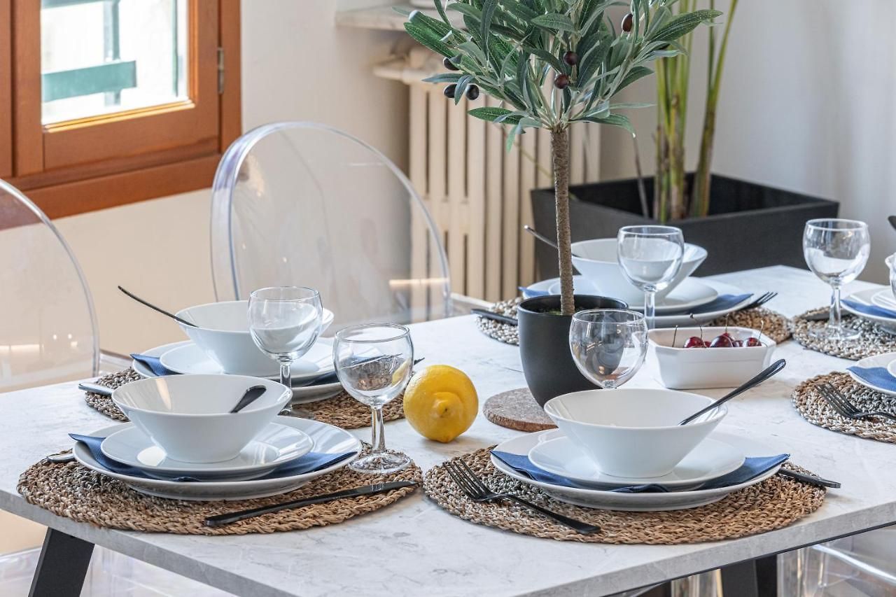 Appartement Feel - Alphonse Karr *