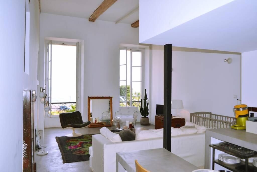 06j - Superb Duplex Loft With Ac - Sea View