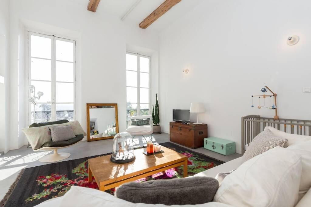 06j - Superb Duplex Loft With Ac - Sea View *