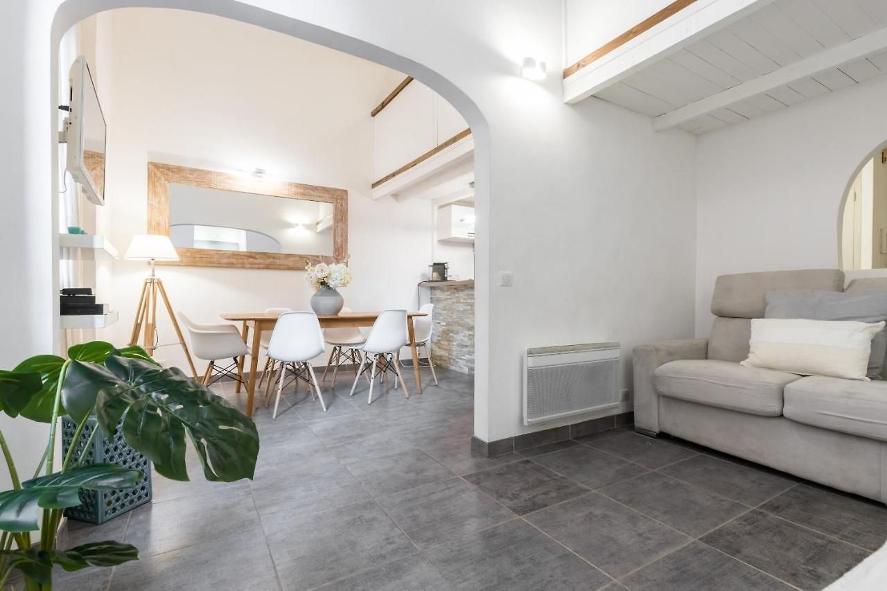 Duplex In Rue De La Préfecture Old Town 2 Bdrs Nice