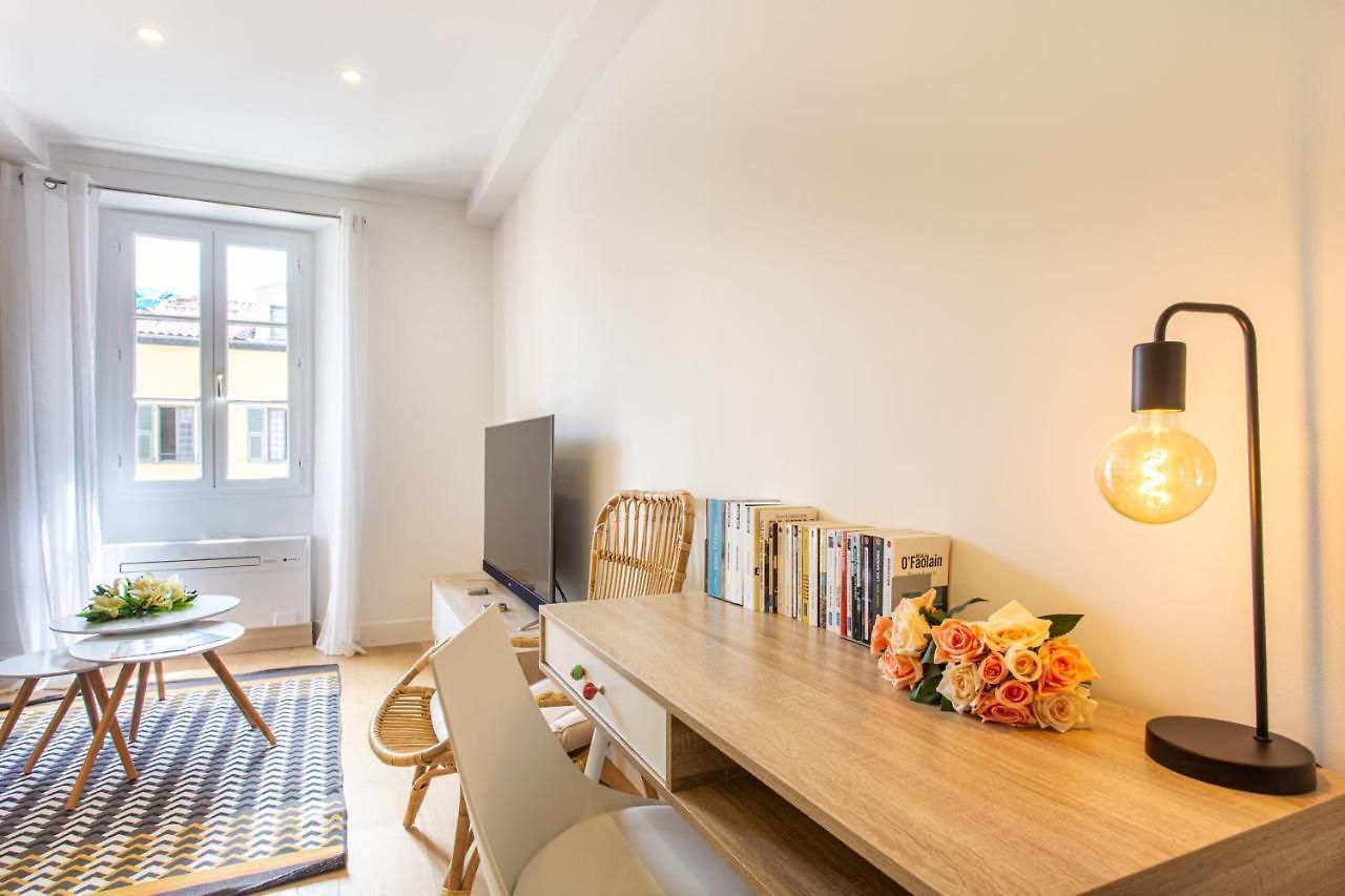 Jj8 - Magnifique 3pieces, Entierement Renove, Clim, Vieux-nice Appartement Nice