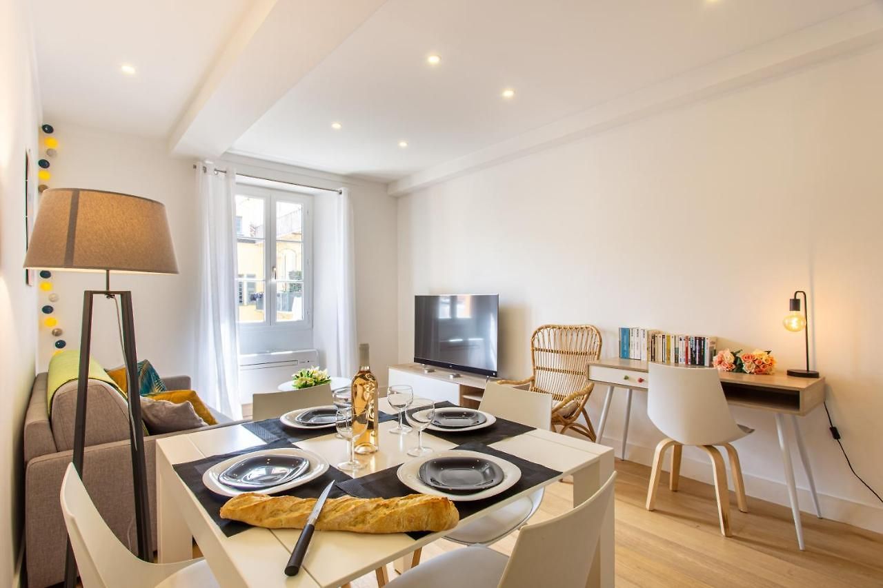 Jj8 - Magnifique 3pieces, Entierement Renove, Clim, Vieux-nice *