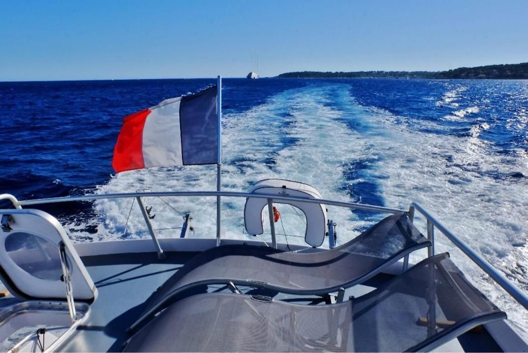 Yacht Charter Cannes Antibes * Nice