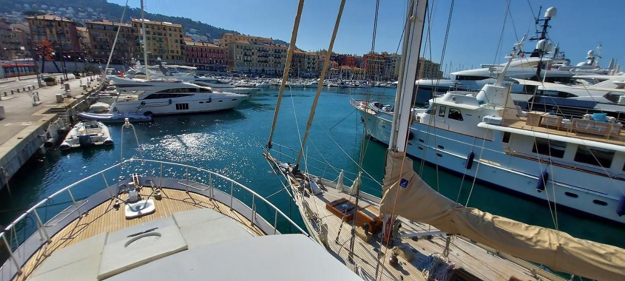 Botel Yacht Charter Cannes Antibes Nice