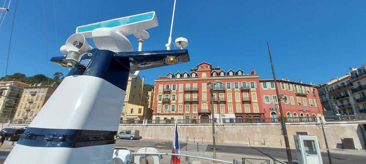 Yacht Charter Cannes Antibes *
