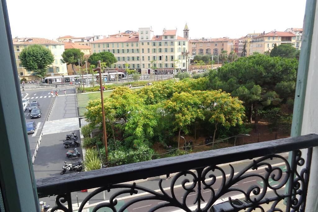 Spacious 3 Bedroom Flat Center - Magnificent View Appartement *