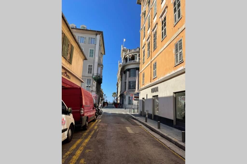 Spacious 3 Bedroom Flat Center - Magnificent View Appartement *