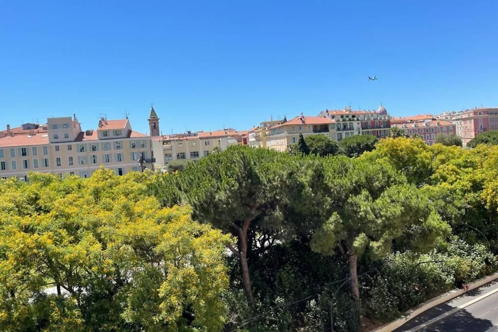 Spacious 3 Bedroom Flat Center - Magnificent View *