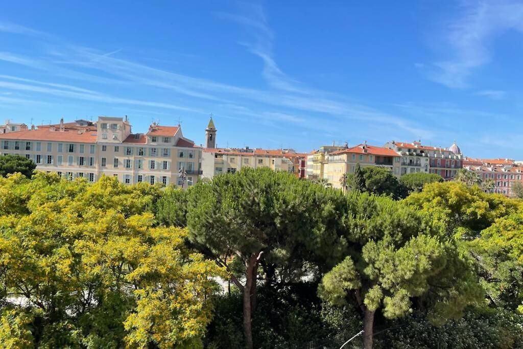 Spacious 3 Bedroom Flat Center - Magnificent View Appartement