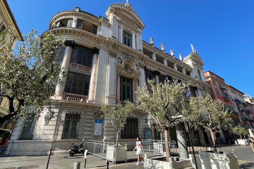 Spacious 3 Bedroom Flat Center - Magnificent View Nice