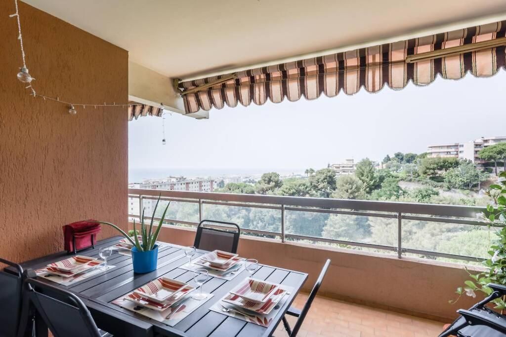 Sea View In With Swimming Pool!